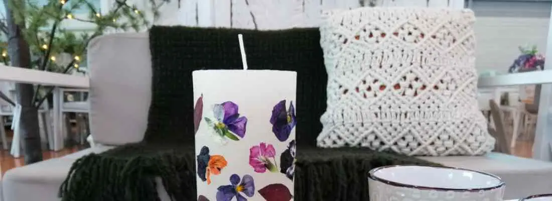 Velas con flores secas: Cómo hacer tus propias velas decorativas - Cómo pegar flores en una vela velas con flores secas - Cómo pegar flores en una vela