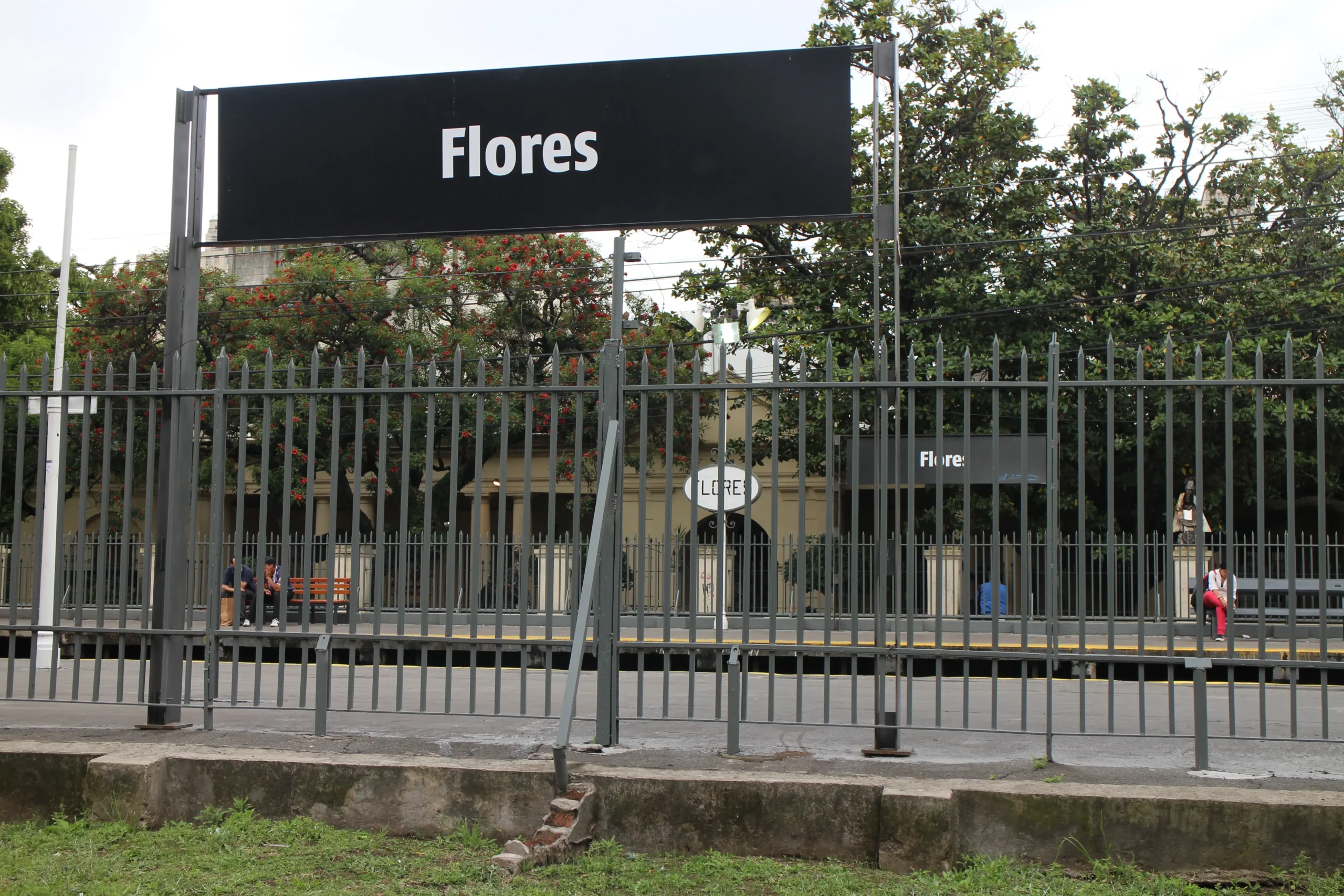 Estación Flores Sarmiento - Cuando arranca el tren Sarmiento estacion flores sarmiento - Cuando arranca el tren Sarmiento