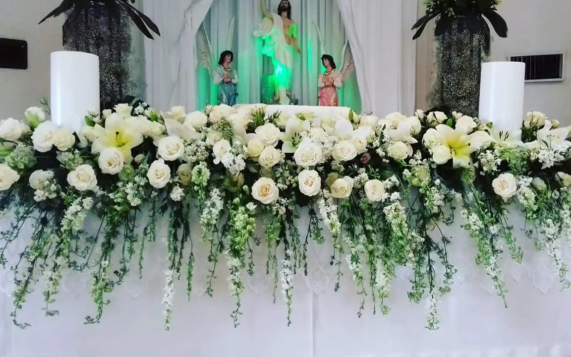 Flores en el altar: significado y uso litúrgico - Dónde se ponen las flores en el altar flores en el altar - Dónde se ponen las flores en el altar