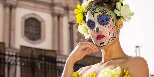 flores para disfraz de catrina - Qué accesorios lleva el disfraz de Catrina