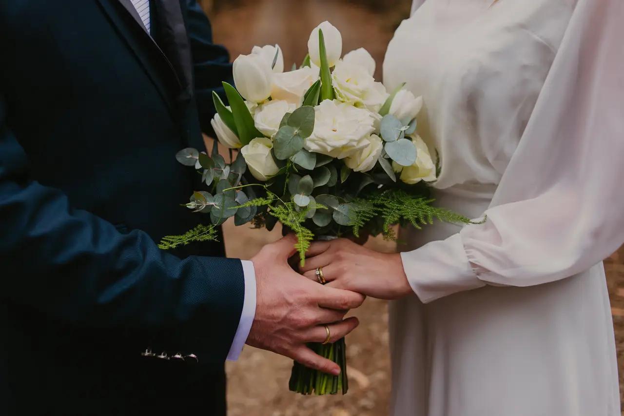 ramos de flores para boda civil - Qué lleva la novia en una boda civil