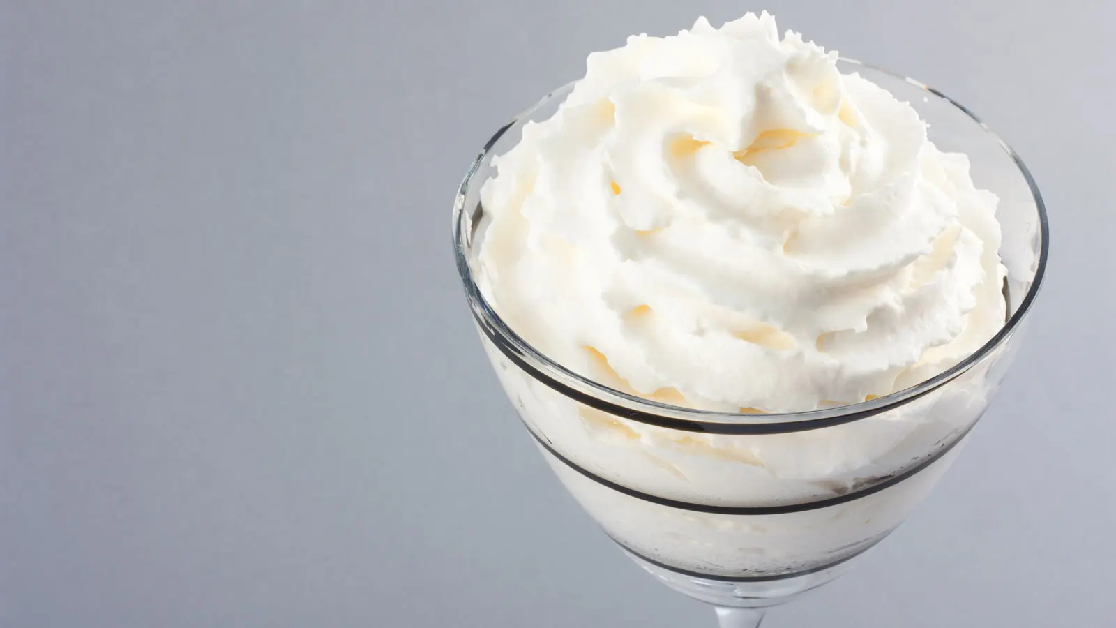 Flores hechas de crema chantilly: una deliciosa y creativa opción para tus postres - Qué significa crema chantilly flores hechas de crema chantilly - Qué significa crema chantilly